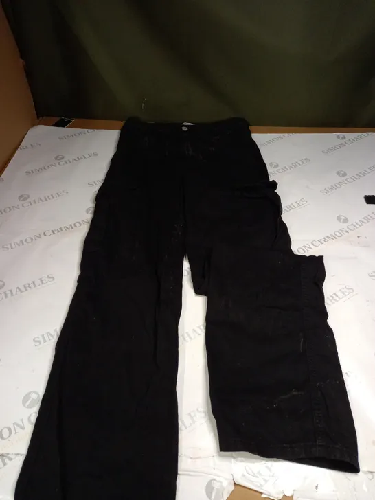 TALL PULL AND BEAR BLACK DENIM CARGOS SIZE S 