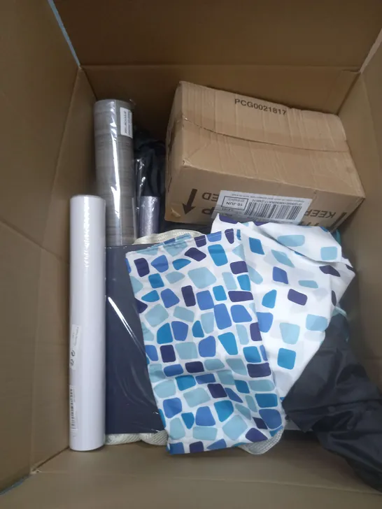 BOX OF APROXIMATELY 15 ASSORTED HOUSEHOLD ITEMS TOO INCLUDE WALLPAPER , COFFEE MAKERS , DOG BOWLS , ETC 