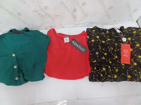 BOX OF 10 ASSORTED CLOTHING ITEMS TO INCLUDE GREEN BUTTON UP DRESS , FINERY STAR DRESS , ETC