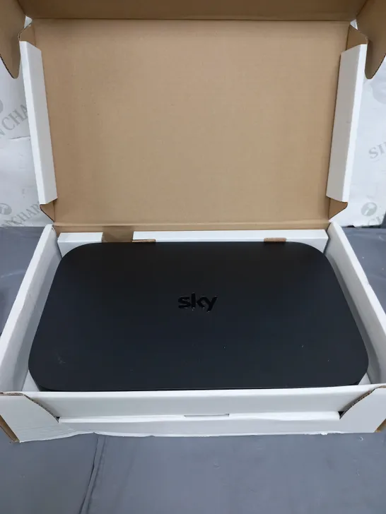 BOXED SKY Q 2TB TV BOX ES240UK