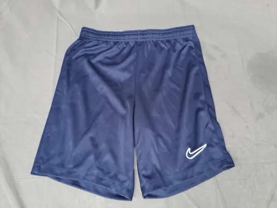 NIKE KIDS SHORTS IN NAVY SIZE MEDIUM