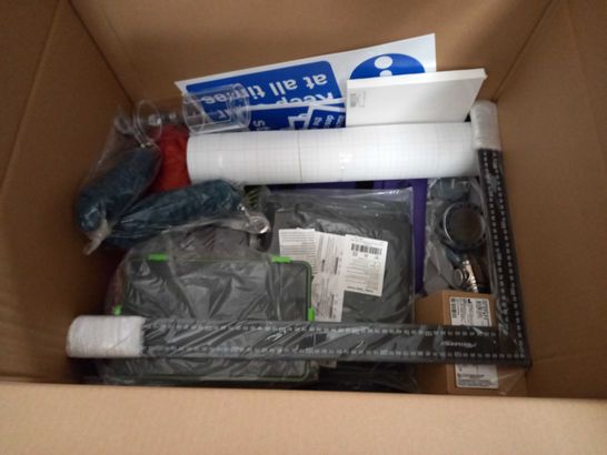 LARGE QUANTITY OF ASSORTED HOUSEHOLD ITEMS TO INCLUDE SHARK DETAIL KIT, BONI BUDDY AND UNIVERSAL FITTING KIT