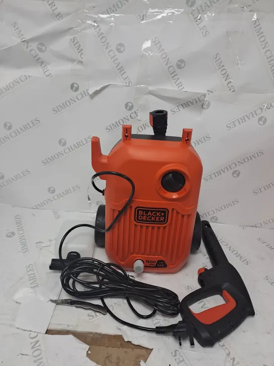 BLACK+DECKER CORDED PRESSURE PUMP 