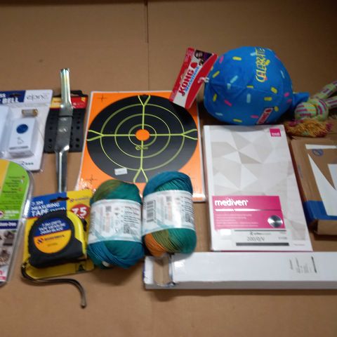 LOT OF ASSORTED HOUSEHOLD ITEMS TO INCLUDE KILLER FLEA COMB, BB TARGETS AND PET TOY