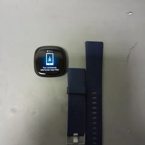 FITBIT VERSA DIGITAL WATCH IN BLACK 