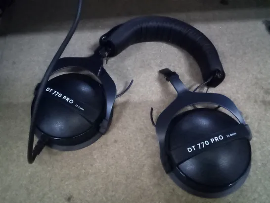 BEYERDYNAMIC DT 770 PRO OVEREAR HEADPHONES