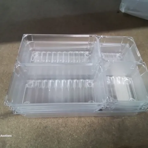 A BOX OF VARIOUS FOOD STORAGE CONTAINERS 