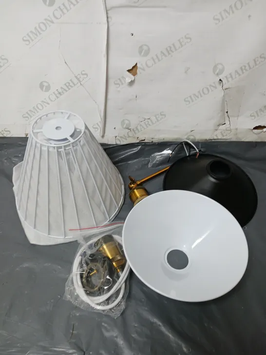 APPROXIMATELY 5 ASSORTED LIGHTING FIXTURES & FITTINGS IN VARIOUS STYLES 