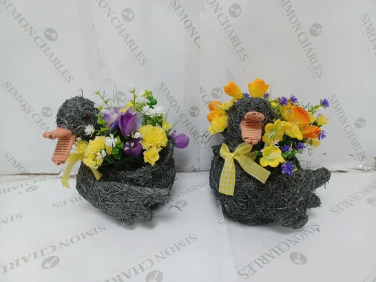 2 DECORATIVE ARTIFICIAL DUCK FLOWER BEDS