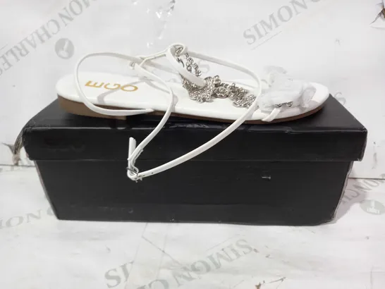 BOXED PAIR OF EGO LONGFELLOW SANDALS IN WHITE WITH JEWELLED BUTTERFLIES UK SIZE 7