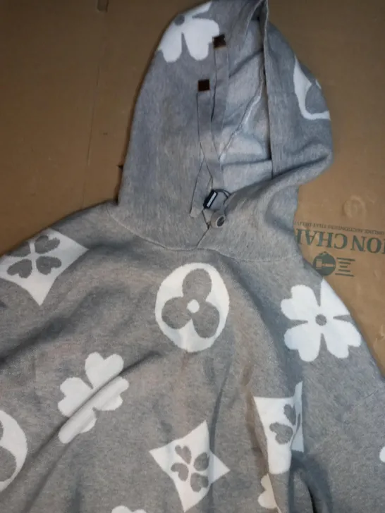 FOREVA YOUNG HOODED SWEATER IN GREY SIZE S/M