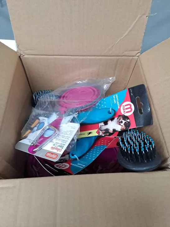 BOX OF APPROX 10 ASSORTED HOUSEHOLD ITEMS TO INCLUDE MIKKI PORCUPINE PET BRUSH AND DEXAS COLLAPSIBLE TRAVEL CUP