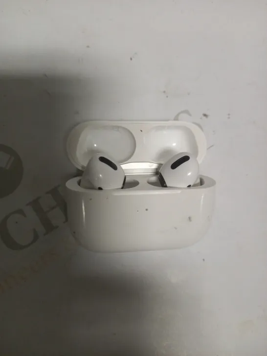 APPLE AIRPODS PRO