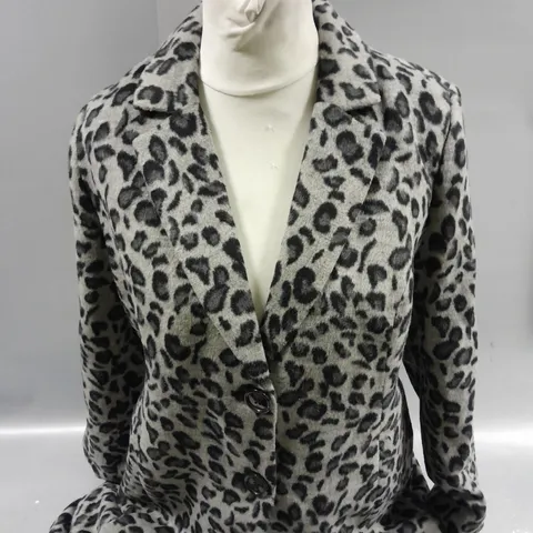 RUTH LANGSFORD LEOPARD PRINT BUTTON FRONT JACKET IN GREY SIZE 8