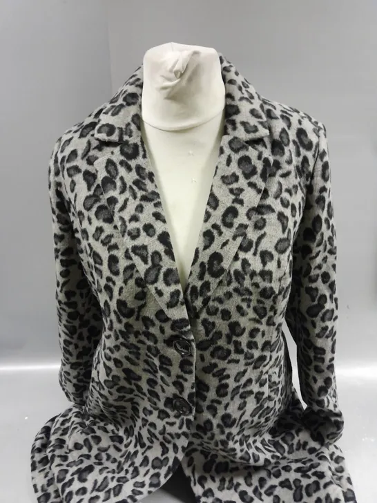 RUTH LANGSFORD LEOPARD PRINT BUTTON FRONT JACKET IN GREY SIZE 8