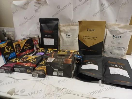 LOT OF APPROXMATELY 17 COFFEE ITEMS TO INCLUDE L'OR BARISTA DOUBLE SPLENDENTE XXL CAPSULES, PACT COFFEE HOUSE ESPRESSO, HOTEL CHOCOLAT SELECTION BOX, ETC