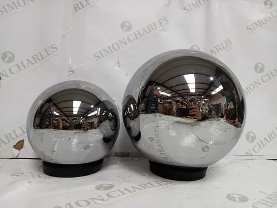 BOXED KELLY HOPPEN SET OF 2 INDOOR OUTDOOR PRELIT GLASS DECOR - REFLECTIVE ORBS