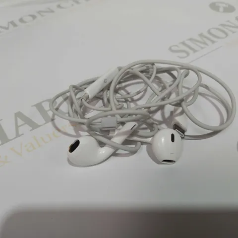 APPLE WIRED EARPHONES REMOTE AND MIC