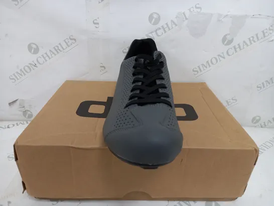 BOXED PAIR OF DHB DORICA GREROAD SHOES - EU 45