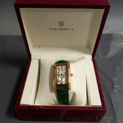 BOXED STOCKWELL TEXTURED STRAP WOMENS WATCH IN GREEN/GOLD