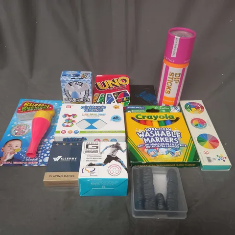 BOX OF ASSORTED TOYS AND GAMES TO INCLUDE CARD GAMES, CRAYOLA AND UNO