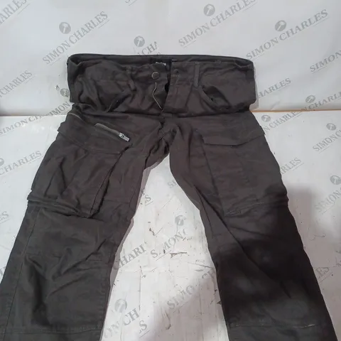 FIRETRAP CARGO CHINOS SIZE 32W