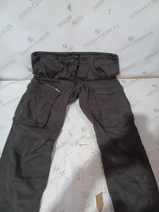 FIRETRAP CARGO CHINOS SIZE 32W