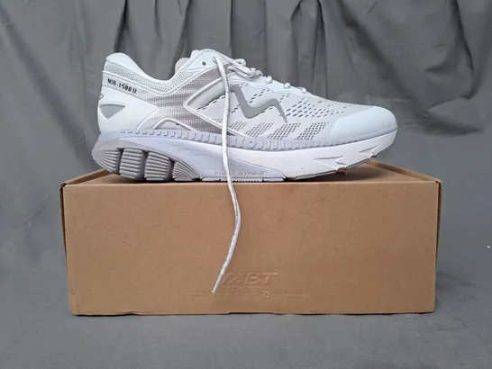 BOXED PAIR OF MBT MTR-1500 II LACE UP TRAINERS IN WHITE UK SIZE 11.5