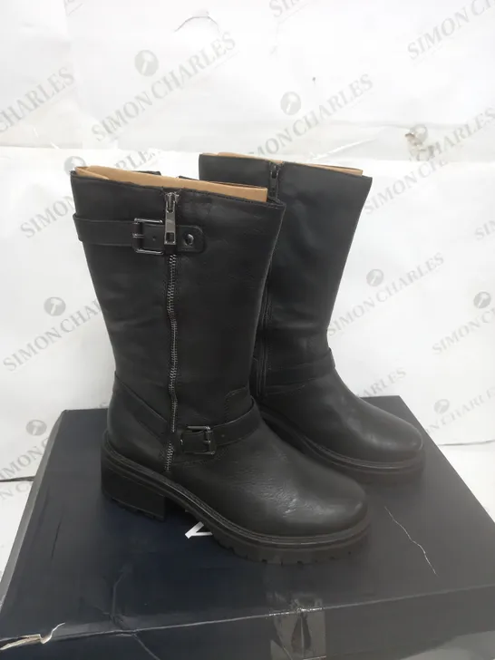 BOXED NATURALIZER BLACK BOOTS SIZE 8