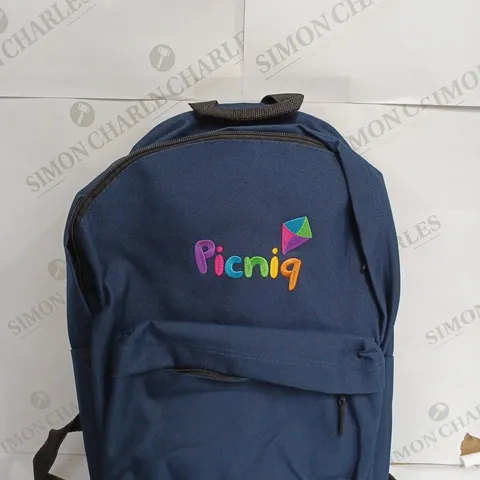 BAG BASE PICNIQ BACKPACK IN NAVY