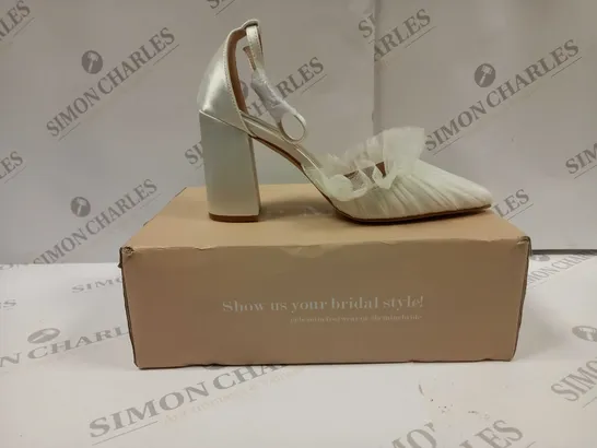 BOXED PAIR OF BE MINE BRIDAL MEGAN TULLE BLOCK HEELED SHOES IN IVORY UK SIZE 4 