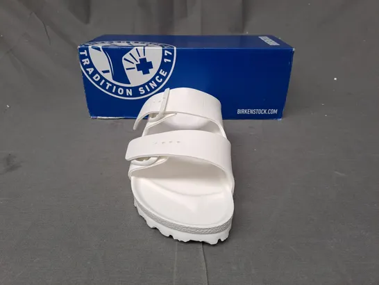 BOXED PAIR OF BIRKENSTOCK ARIZONA EVA OPEN TOE SANDALS IN WHITE UK SIZE 5.5