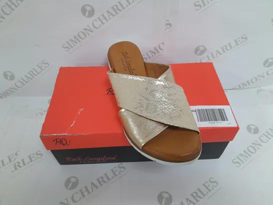 BOXED PAIR OF RUTH LANGSFORD SANDALS IN CHAMPAGNE GOLD SIZE 7