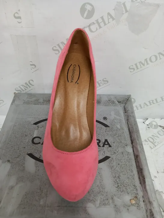PINK SUEDE WEDGES SIZE 4