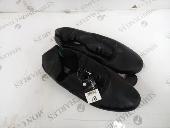 APPROXIMATELY 15 GEORGE FLAT SHOES IN BLACK SIZE 11 