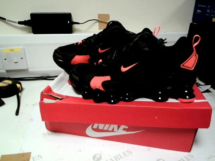first pair of nike shox