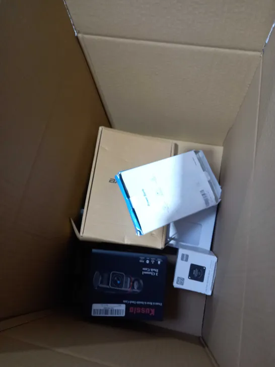 BOX OF ASSORTED ITEMS APPROXIMATELY 5 TO INCLUDE WALKIE-TALKIE SET, KUSSLA DASH CAM, POWER BANK