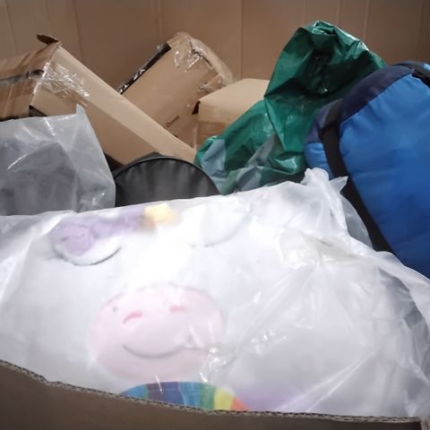 PALLET OF ASSORTED ITEMS INCLUDING GREY WEIGHTED BLANKET, GOOSE DOWN AND FEATHER DUVET, SLEEPING BAG, KIDS UNICORN PILLOW
