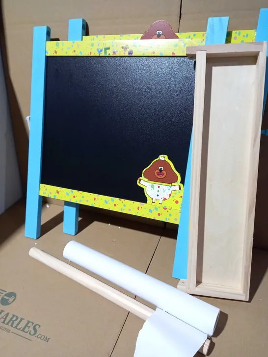 HEY DUGGEE WOODEN TABLE TOP EASEL 