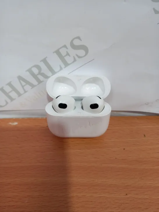 APPLE AIRPODS 3RD GENERATION 