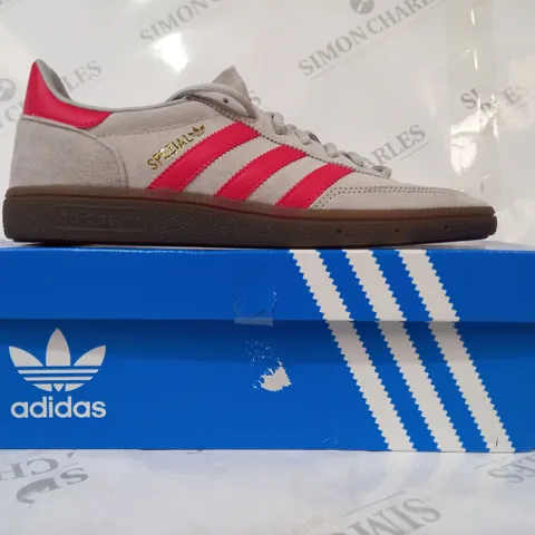 BOXED PAIR OF ADIDAS HANDBALL SPEZIAL SHOES IN GREY/RED UK SIZE 9