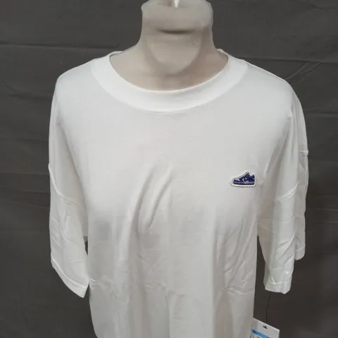 NIKE LOGO CASUAL T-SHIRT SIZE M 