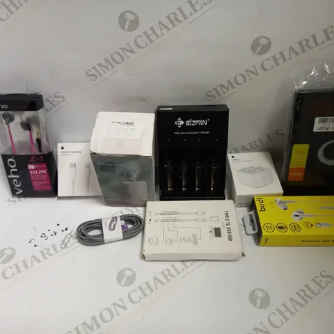 LOT OF APPROXIMATELY 20 ASSORTED MOBILE & ACCESSORIES TO INCLUDE TYPE-C TO USN HUB, APPLE USB-C POWER ADAPTER, EIZFAN PRO Q4 INTELLIGENT CHARGER, ETC