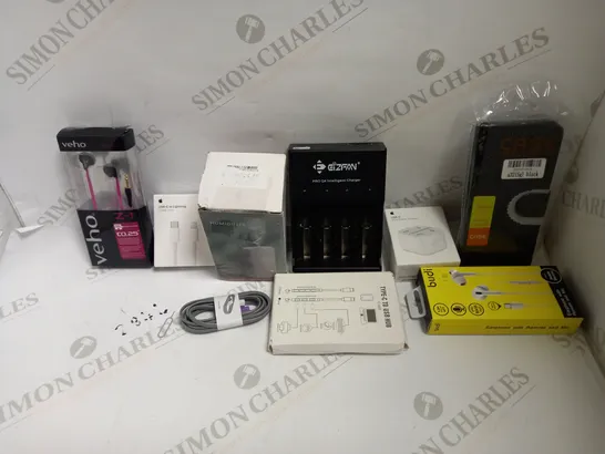 LOT OF APPROXIMATELY 20 ASSORTED MOBILE & ACCESSORIES TO INCLUDE TYPE-C TO USN HUB, APPLE USB-C POWER ADAPTER, EIZFAN PRO Q4 INTELLIGENT CHARGER, ETC