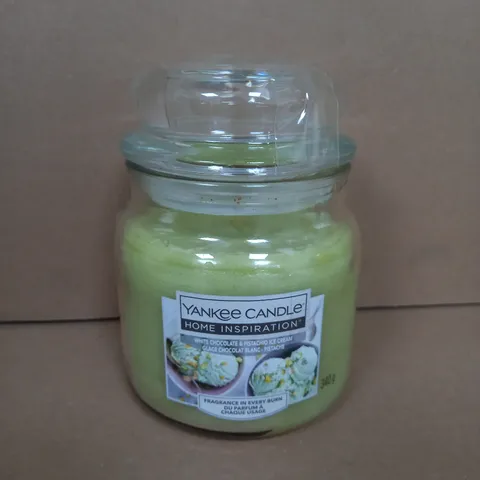 YANKEE CANDLE WHITE CHOCOLATE & PISTACHIO ICE CREAM CANDLE