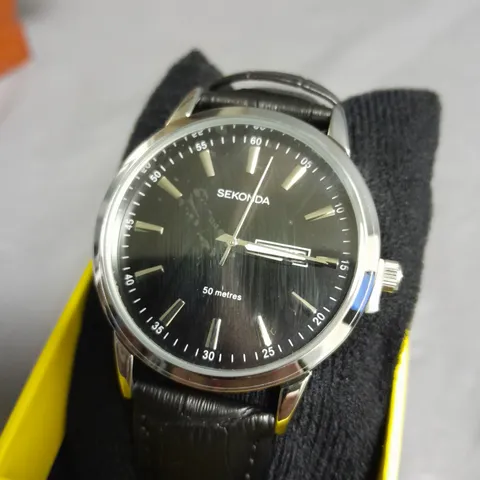 SEKONDA STAINLESS STEEL BACK BLACK FACED WRIST WATCH