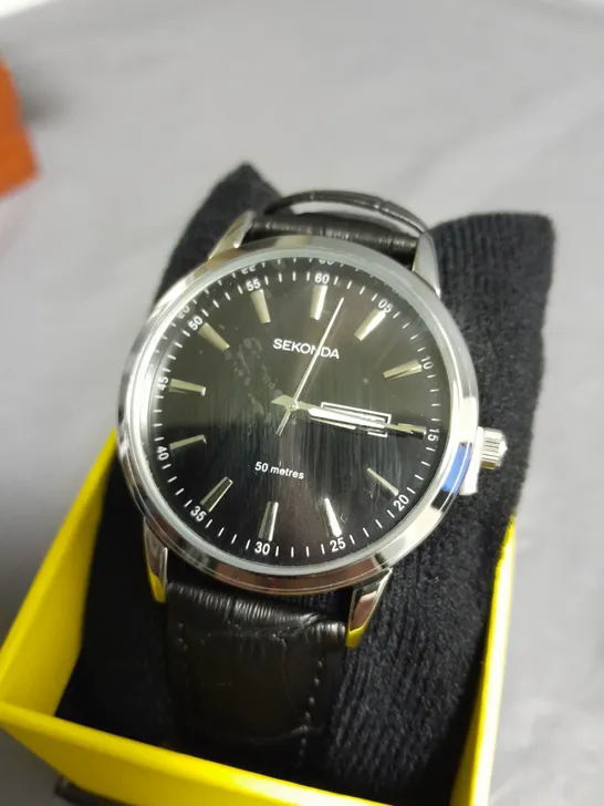 SEKONDA STAINLESS STEEL BACK BLACK FACED WRIST WATCH