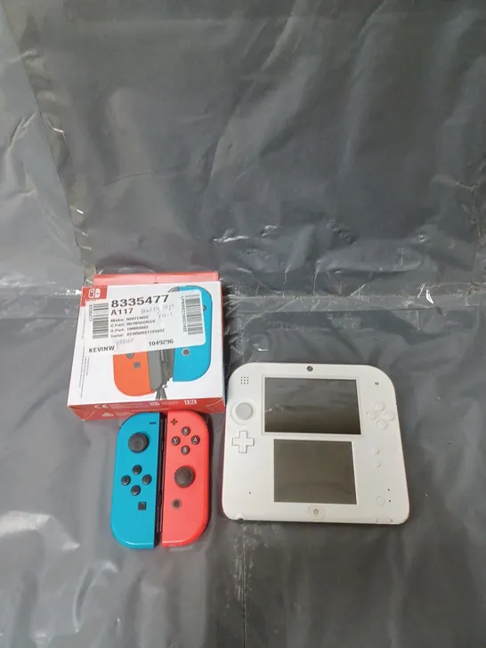 LOT OF 3 NINTENDO PRODUCTS TO INCLUDE NINTENDO 2DS AND SWITCH CONTROLLERS