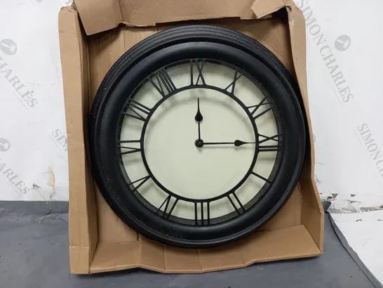 DECORATIVE CLOCK IN BLACK