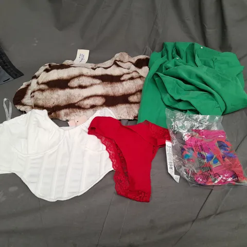 BOX OF APPROX 15 X ASSORTED ITEMS OF CLOTHING; TO INCLUDE DRESSES, SHIRTS, COAT ETC 